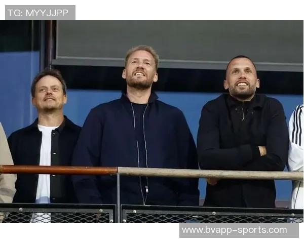 阿贾克斯俱乐部球探与引援主管凯文德朗宣布辞职引发关注