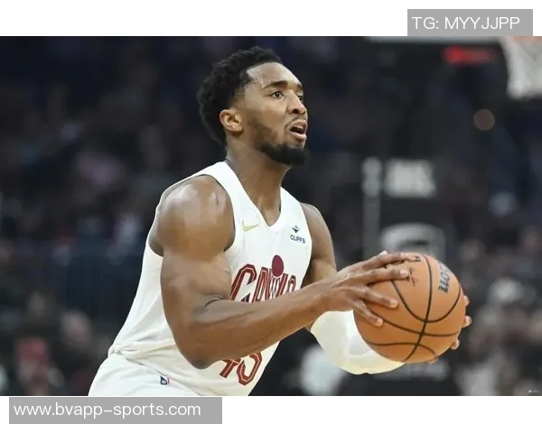 米切尔全场发威22投11中8罚全中砍下35分7篮板9助攻助球队大胜第三节独得20分