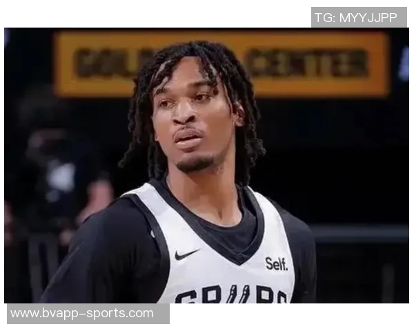 浓眉上半场表现平平10投仅3中贡献7分10篮板数据却依然全面